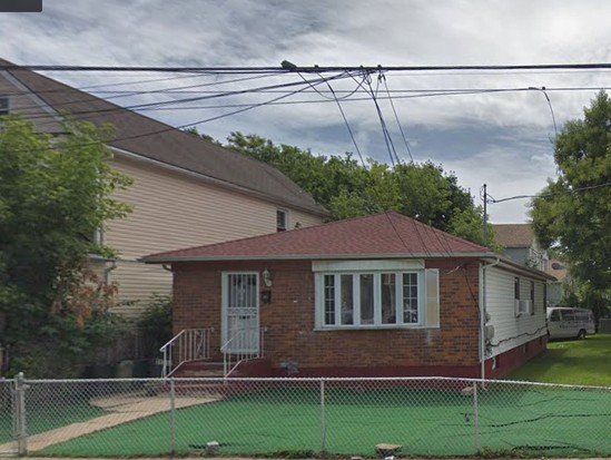 Single-family for Pre-foreclosure / auction South Jamaica, Queens