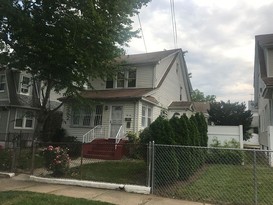 Home for Pre-foreclosure / auction St Albans, Queens