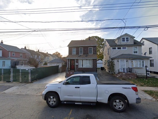 Single-family for Pre-foreclosure St Albans, Queens