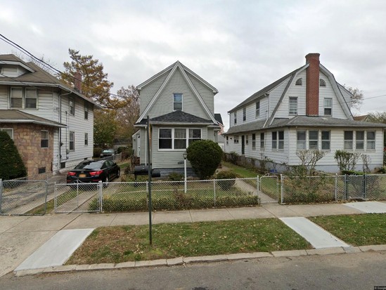 Single-family for Pre-foreclosure St Albans, Queens