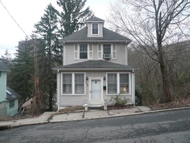 Home for Pre-foreclosure Grymes Hill, Staten Island