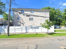 Home for Pre-foreclosure / auction Midland Beach, Staten Island