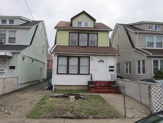 Multi-family for Pre-foreclosure / auction St Albans, Queens