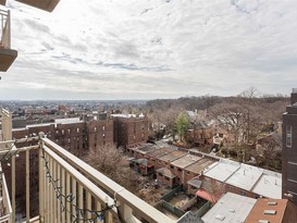 Home for Pre-foreclosure Kew Gardens, Queens