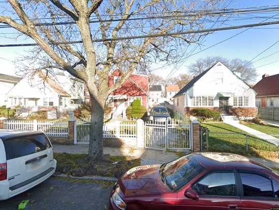 Single-family for Pre-foreclosure / auction South Ozone Park, Queens