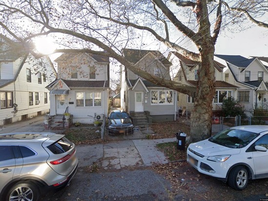 Single-family for Pre-foreclosure South Ozone Park, Queens