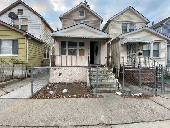 Single-family for Sale South Jamaica, Queens