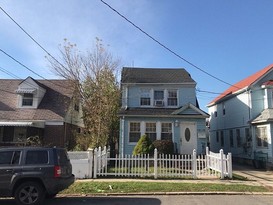 Home for Pre-foreclosure / auction St Albans, Queens