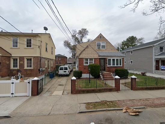 Single-family for Pre-foreclosure St Albans, Queens