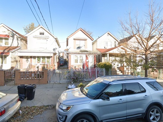 Single-family for Pre-foreclosure / auction South Ozone Park, Queens