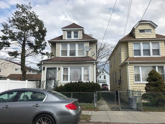 Single-family for Pre-foreclosure / auction South Jamaica, Queens