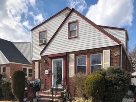 Home for Pre-foreclosure Cambria Heights, Queens