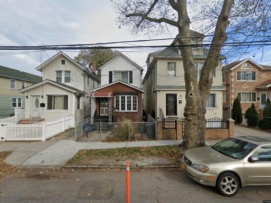 Single-family for Pre-foreclosure South Ozone Park, Queens