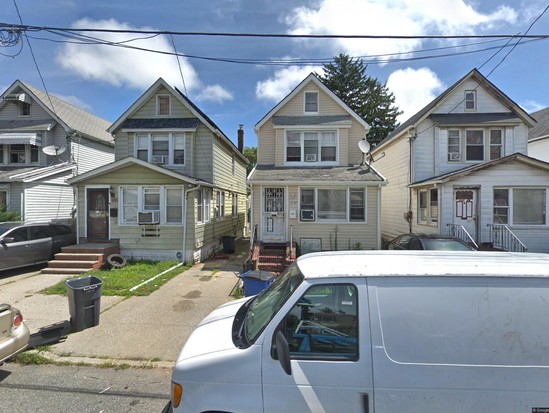 Single-family for Pre-foreclosure South Jamaica, Queens