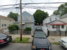 Home for Pre-foreclosure South Ozone Park, Queens