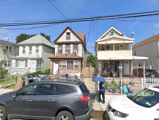 Single-family for Pre-foreclosure / auction South Jamaica, Queens