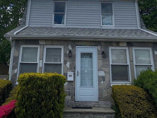 Single-family for Sale St Albans, Queens