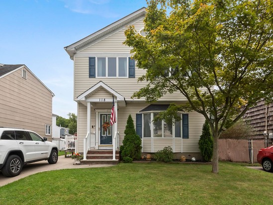 Single-family for Sale Great Kills, Staten Island