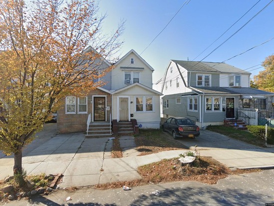 Single-family for Pre-foreclosure St Albans, Queens