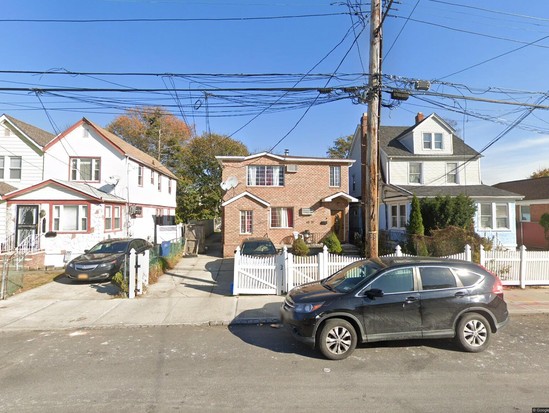 Multi-family for Pre-foreclosure St Albans, Queens