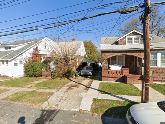 Single-family for Pre-foreclosure St Albans, Queens