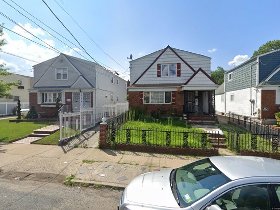 Multi-family for Pre-foreclosure St Albans, Queens