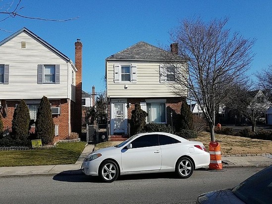 Single-family for Pre-foreclosure / auction Cambria Heights, Queens