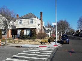 Home for Pre-foreclosure / auction Cambria Heights, Queens