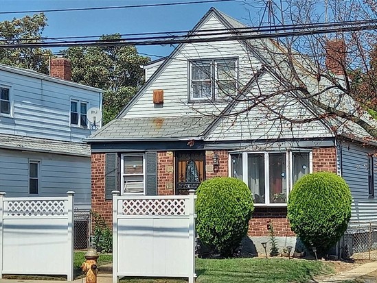 Single-family for Sale St Albans, Queens