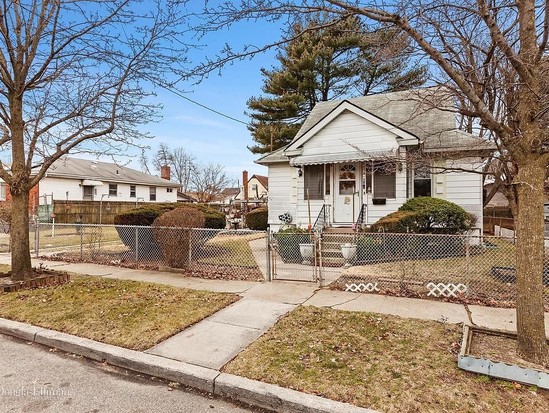 Single-family for Sale South Jamaica, Queens