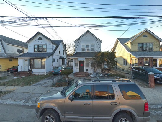 Single-family for Pre-foreclosure St Albans, Queens