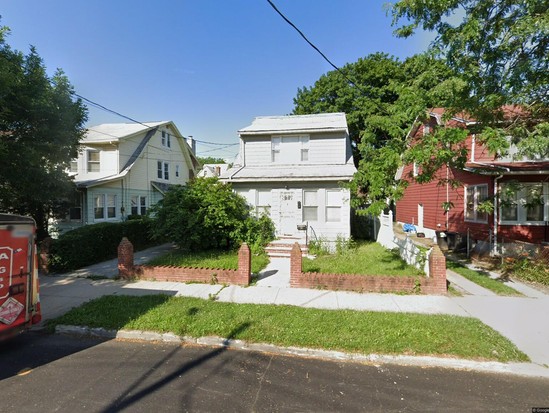 Multi-family for Pre-foreclosure St Albans, Queens