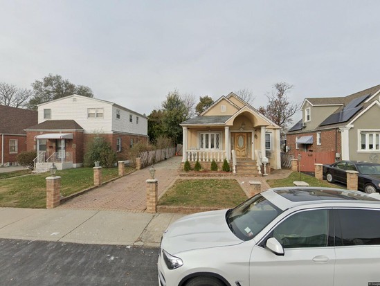 Single-family for Pre-foreclosure / auction Cambria Heights, Queens