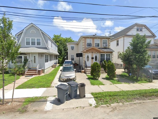 Multi-family for Pre-foreclosure / auction St Albans, Queens