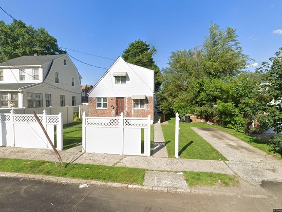 Single-family for Pre-foreclosure St Albans, Queens