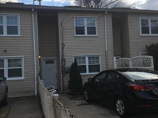 Townhouse for Pre-foreclosure / auction West Brighton, Staten Island