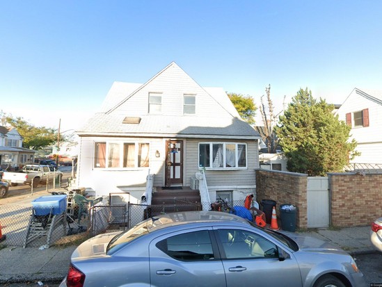 Multi-family for Pre-foreclosure / auction Gerritsen Beach, Brooklyn