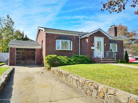 Single-family for Sale Huguenot, Staten Island