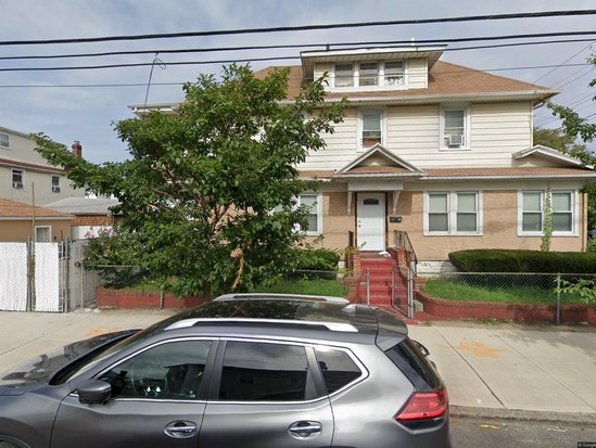 Multi-family for Pre-foreclosure / auction South Richmond Hill, Queens