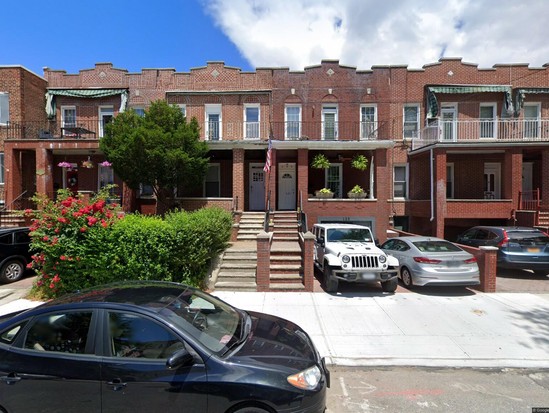 Multi-family for Pre-foreclosure / auction Fort Hamilton, Brooklyn