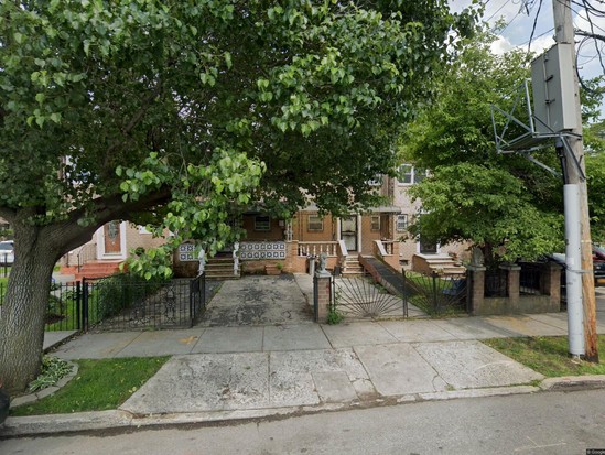 Single-family for Pre-foreclosure Brownsville, Brooklyn