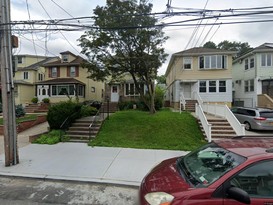 Home for Pre-foreclosure College Point, Queens