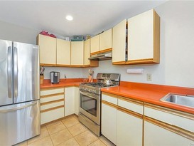 Home for Sale Throggs Neck, Bronx