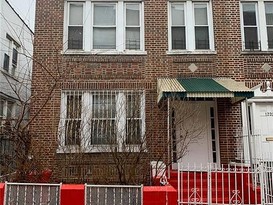 Home for Pre-foreclosure / auction Soundview, Bronx