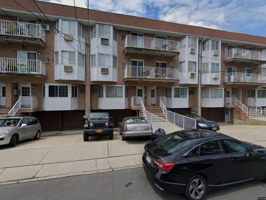 Condo for Pre-foreclosure / auction Canarsie, Brooklyn