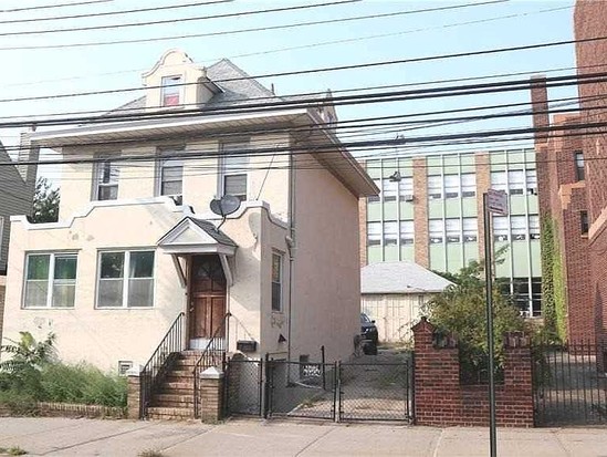 Single-family for Sale College Point, Queens