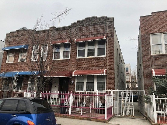 Single-family for Pre-foreclosure / auction Soundview, Bronx