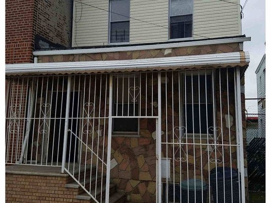 Single-family for Pre-foreclosure / auction East New York, Brooklyn