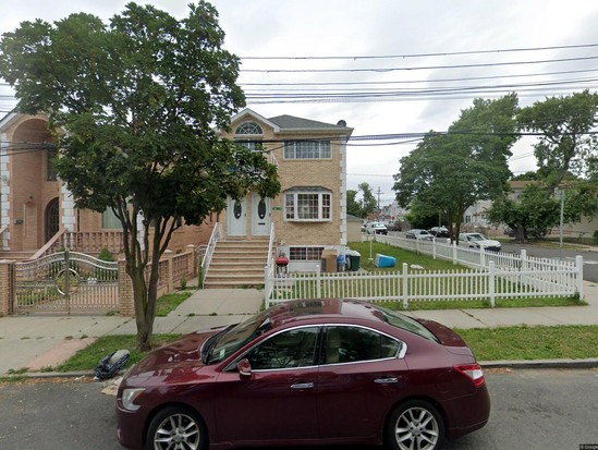 Single-family for Pre-foreclosure / auction South Ozone Park, Queens