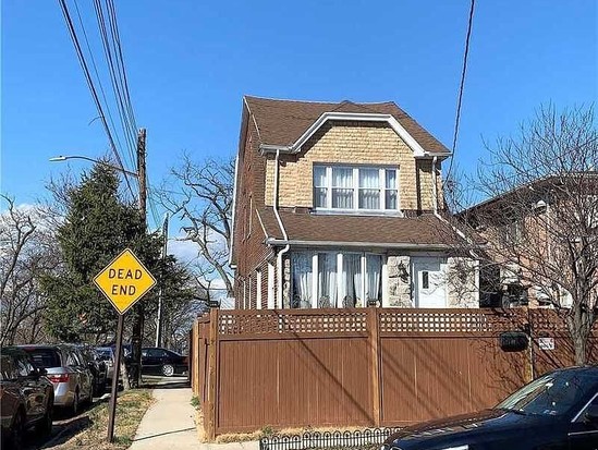 Single-family for Sale College Point, Queens